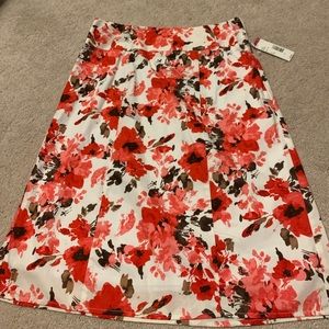 Beautiful floral pencil skirt. NEW women size S